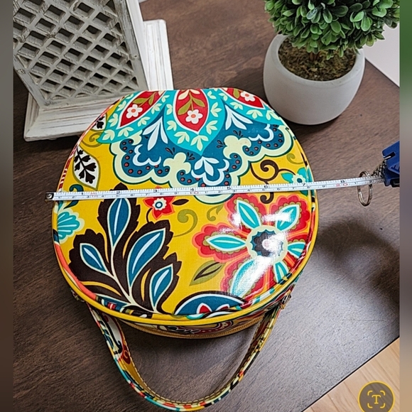 Vera Bradley PROVENCAL FLORAL Hatbox Round Cosmetic Travel Makeup Tote Bag Vinyl - Picture 9 of 12